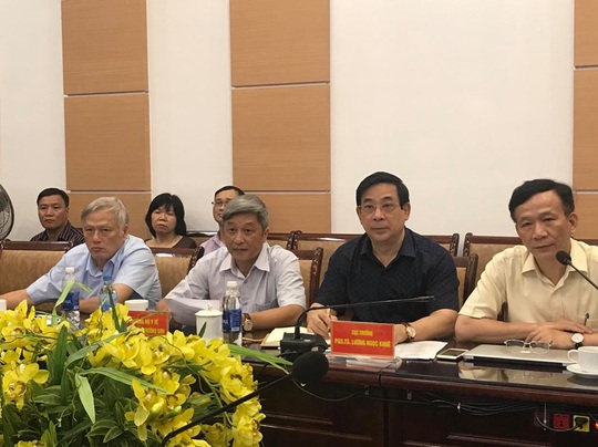 Phi công người Anh nhớ được mật khẩu điện thoại, máy tính bảng - Ảnh 2.