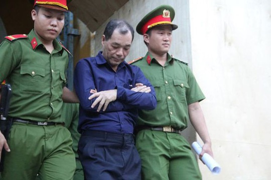 Nhờ Trầm Bê, siêu lừa chiếm đoạt hàng trăm tỉ đồng - Ảnh 1.