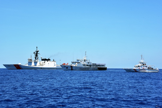Chuyên gia Trung Quốc lo Mỹ đưa tàu tuần duyên đến biển Đông - Ảnh 2.