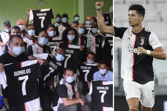  Ronaldo tặng áo đấu có chữ ký cho các bác sĩ Cuba chống Covid-19 ở Ý - Ảnh 1.