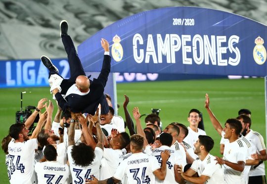 Lập kỷ lục 10 chiến thắng liên tiếp, Real Madrid vô địch La Liga - Ảnh 7.