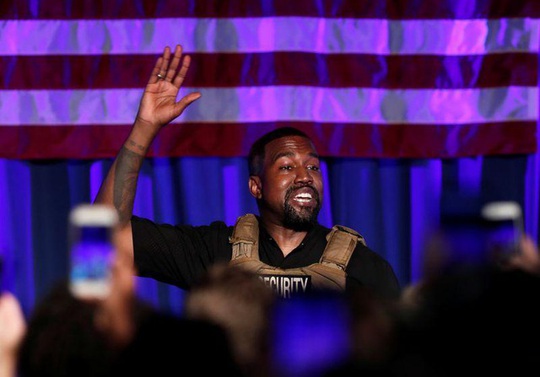 Rapper Kanye West bật khóc trong buổi vận động tranh cử tổng thống - Ảnh 1.