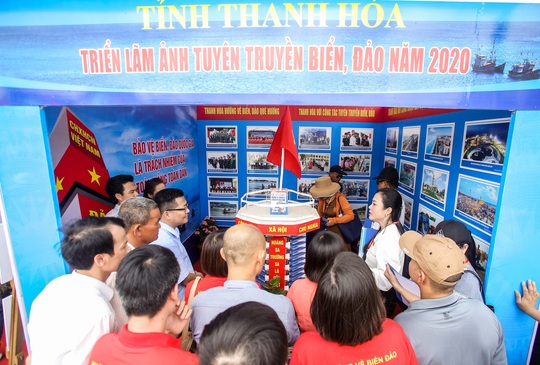 Trưng bày 300 bức ảnh về công cuộc xây dựng, bảo vệ chủ quyền biển, đảo Việt Nam - Ảnh 3.