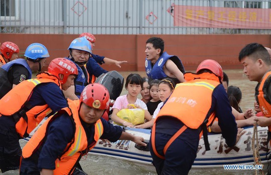 Trung Quốc lo “điều tồi tệ hơn” giữa lũ lụt lịch sử - Ảnh 4.