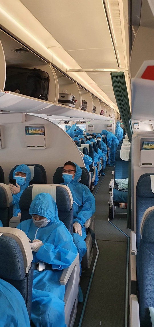Sân bay Đà Nẵng đón hơn 270 người Việt từ châu Âu về nước - Ảnh 3.