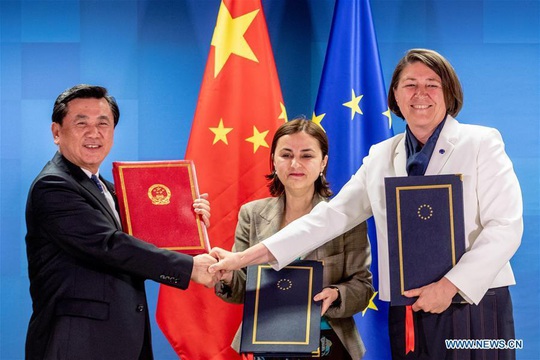 Trung Quốc và EU đàm phán, Mỹ có thể “ngửi thấy mùi máu” - Ảnh 1.