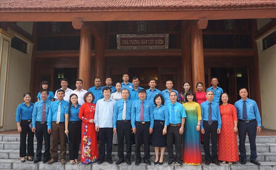 Lãnh đạo Tổng LĐLĐ Việt Nam gặp mặt 10 cán bộ Công đoàn nhận Giải thưởng Nguyễn Văn Linh lần thứ II-2020 - Ảnh 5.