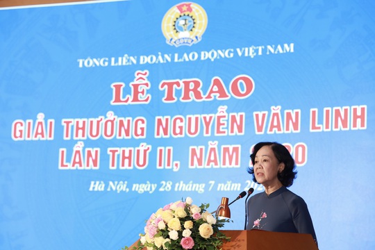 10 cán bộ Công đoàn xuất sắc nhận Giải thưởng Nguyễn Văn Linh lần thứ II-2020 - Ảnh 2.