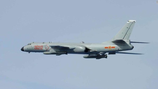 Không quân Nhật đón lõng chờ máy bay quân sự Trung Quốc - Ảnh 3.