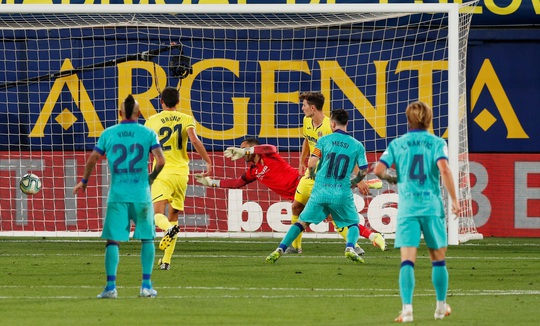 Nhấn chìm tàu ngầm vàng Villarreal, Barcelona quyết đua vô địch - Ảnh 6.