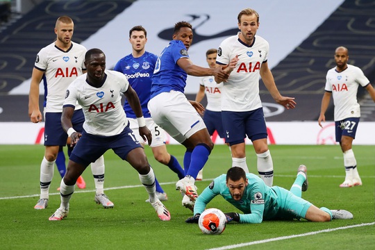 Son Heung-min bị gây hấn, Tottenham ăn may Everton vào Top 8 - Ảnh 8.