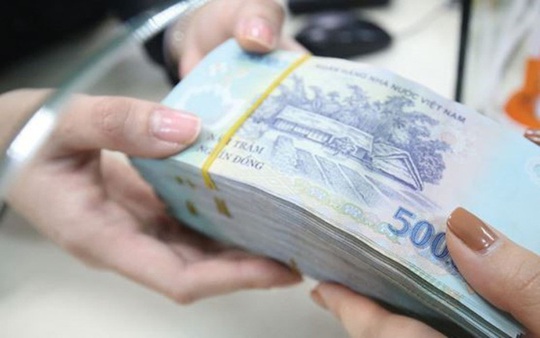 Lừa vay tiền đáo hạn, cán bộ ngân hàng lừa 2,3 tỉ đồng - Ảnh 1.