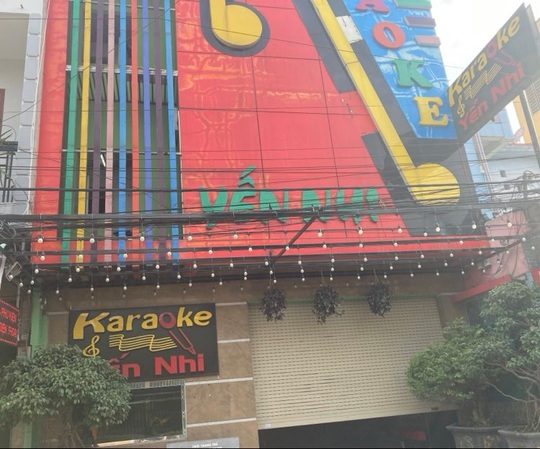 Xử lý một quán karaoke tại huyện Trảng Bom tụ tập đông người - Ảnh 1.