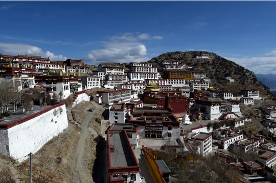 Chuyến thăm bất thường của bộ trưởng ngoại giao Trung Quốc đến Tây Tạng - Ảnh 2.