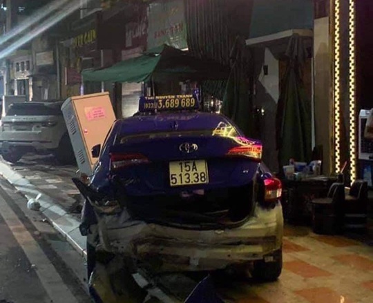 Xe sang Lexus gây tai nạn liên hoàn, nữ công an phường tử nạn - Ảnh 3.
