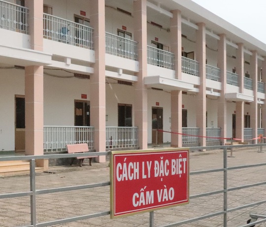 TP HCM: 1 người tái dương tính Covid-19, phong tỏa 17 hộ, cách ly 52 người ở Tân Phú - Ảnh 1.