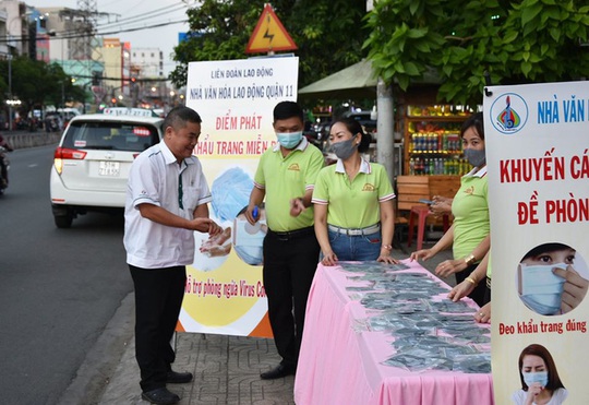 Cùng nghệ sĩ phòng chống dịch Covid-19 - Ảnh 1.