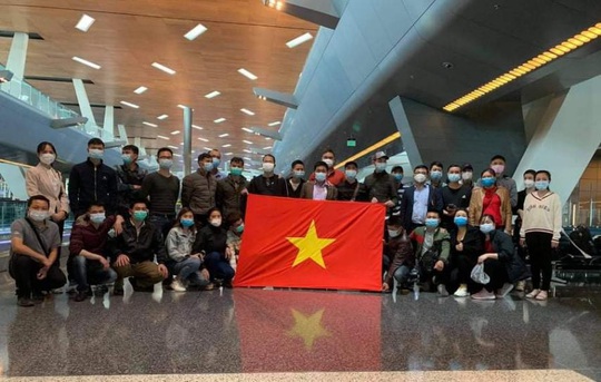 Hành trình đặc biệt của đoàn người Việt từ châu Phi về TP HCM - Ảnh 15.