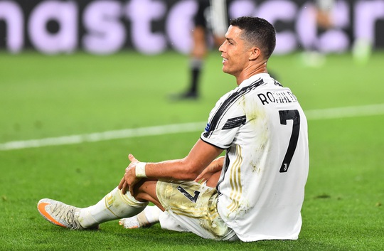 Ronaldo thừa nhận thất bại, xin “hứa” trở lại mùa sau - Ảnh 1.