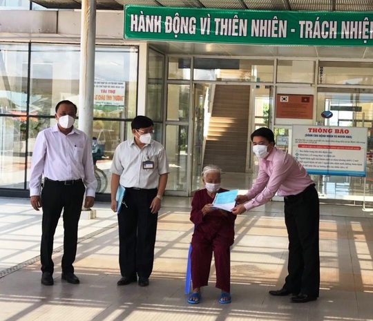 Kỳ tích, 2 mẹ con cụ bà 100 tuổi chiến thắng Covid-19 - Ảnh 2.