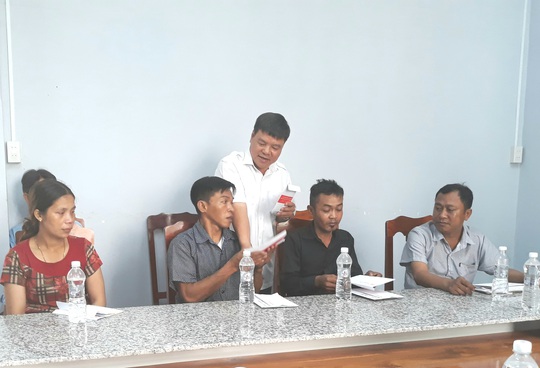 Nghẹn ngào tiễn đưa 5 học sinh chết đuối vào lòng đất lạnh - Ảnh 3.