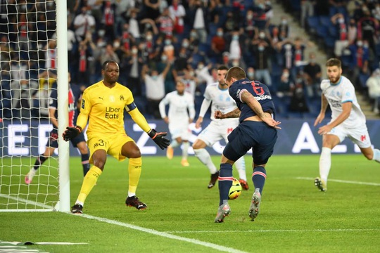 Mưa thẻ đỏ ngày Neymar tái xuất, PSG gục ngã trước Marseille - Ảnh 5.