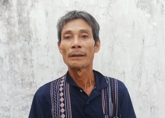 Chặt củi một mình, cô gái bị gã hàng xóm 57 tuổi hiếp dâm - Ảnh 1.