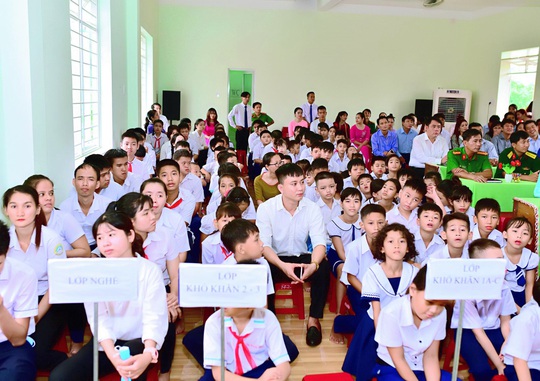 Trung tâm nuôi dạy trẻ khuyết tật Võ Hồng Sơn khai giảng năm học mới - Ảnh 2.
