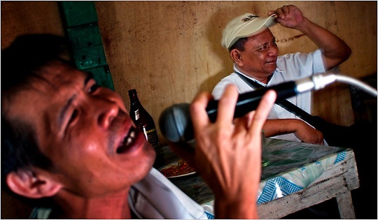 Philippines: Tuyên chiến với sự hành hạ không mệt mỏi của karaoke - Ảnh 2.