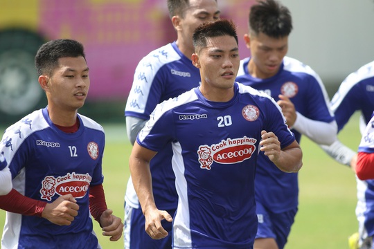 Công Phượng ở đâu trong ngày 2 bạn cũ ở U19 Việt Nam ra mắt CLB TP HCM? - Ảnh 2.