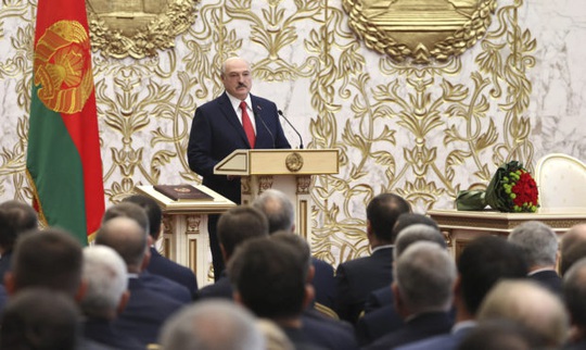 Tổng thống Belarus âm thầm nhậm chức - Ảnh 1.