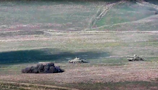 Armenia - Azerbaijan giao tranh ác liệt, bắn rơi cả trực thăng - Ảnh 2.