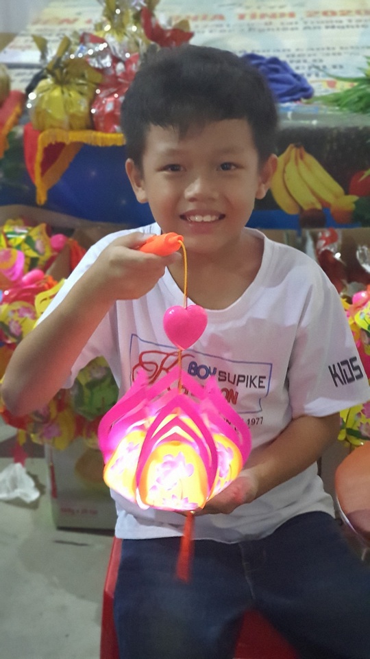 Ấm áp đêm “Vui hội trung thu” với trẻ em nghèo Sóc Trăng, Tiền Giang - Ảnh 15.