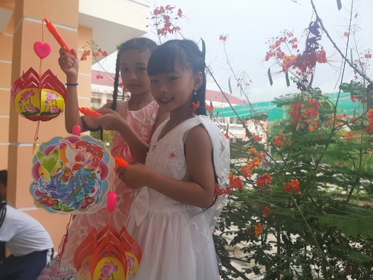 Ấp áp mùa trung thu với trẻ em nghèo Hậu Giang - Ảnh 28.