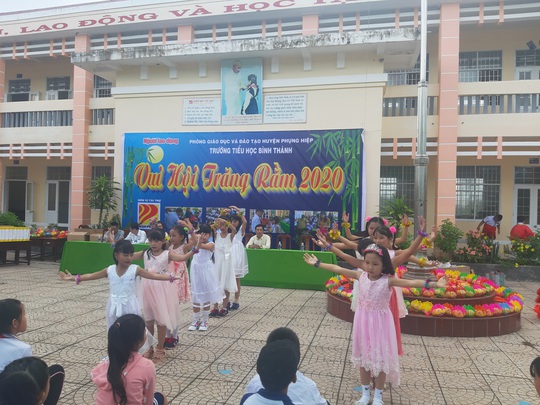 Ấp áp mùa trung thu với trẻ em nghèo Hậu Giang - Ảnh 17.