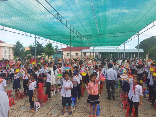 Ấp áp mùa trung thu với trẻ em nghèo Hậu Giang - Ảnh 24.