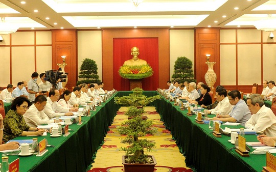 Bộ Chính trị làm việc với 10 đảng bộ trực thuộc Trung ương - Ảnh 2.