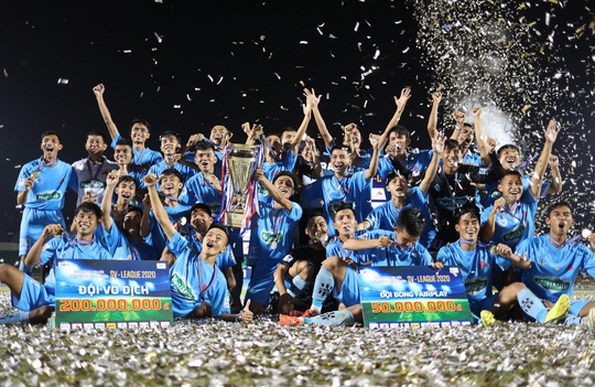 Trường ĐH Cần Thơ được thưởng lớn sau chiến tích vô địch SV-League 2020 - Ảnh 1.