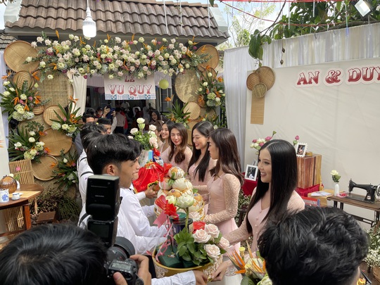 Số của hồi môn nghe muốn xỉu của á hậu Thúy An - Ảnh 8.