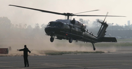 Nhiều trực thăng Marine One gây náo động gần dinh Phó Tổng thống Pence - Ảnh 1.
