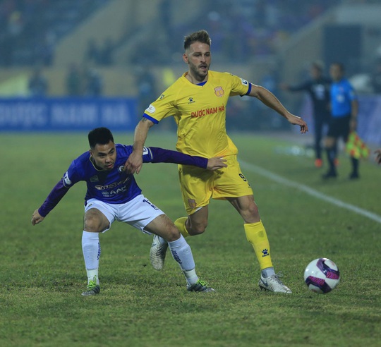 Hà Nội FC thất bại nặng nề ngày ra quân V-League 2021 - Ảnh 4.