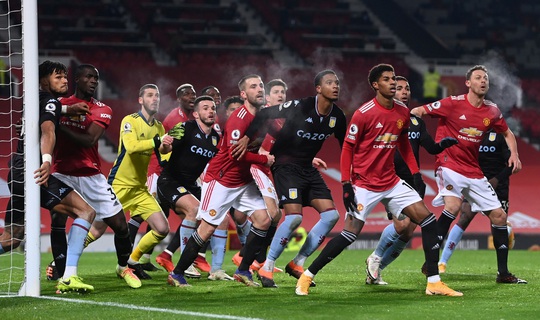 Quật ngã Aston Villa, Man United bắt kịp đội đầu bảng Liverpool - Ảnh 1.