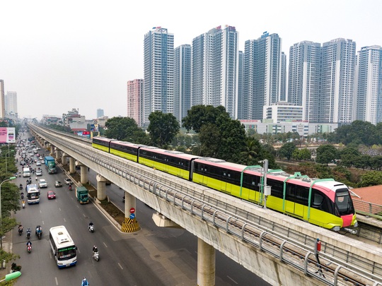 Cận cảnh tàu tuyến metro Nhổn-ga Hà Nội chạy thử 5 km - Ảnh 1.