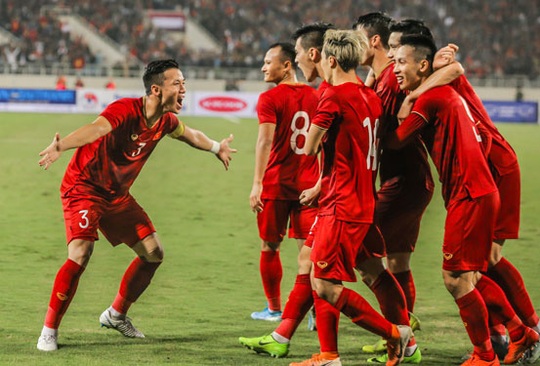 Tuyển Malaysia muốn đá tập trung cùng tuyển Việt Nam - Ảnh 1.