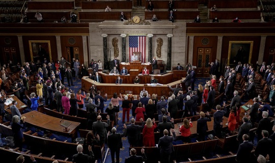 “Bà đầm thép” Nancy Pelosi ghi dấu ấn tại Hạ viện Mỹ - Ảnh 1.