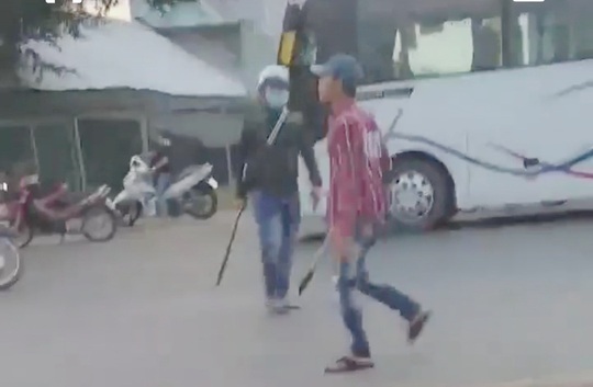 Bắt nhóm hỗn chiến chém chết người - Ảnh 1.