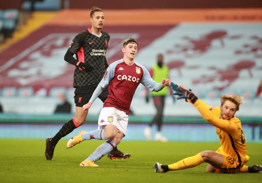 Năm phút ghi 3 bàn, Liverpool đè nghiến chủ nhà Aston Villa ở FA Cup - Ảnh 4.