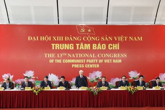 Chống tham nhũng còn lâu dài - Ảnh 1.