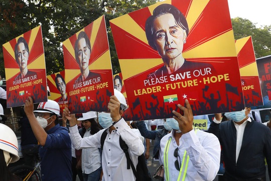 Quân đội Myanmar nới thời hạn giam giữ lãnh đạo Suu Kyi - Ảnh 3.