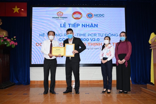 Tập đoàn Hưng Thịnh tặng máy xét nghiệm gần 5,3 tỷ đồng cho Trung tâm kiểm soát bệnh tật TP HCM - Ảnh 2.